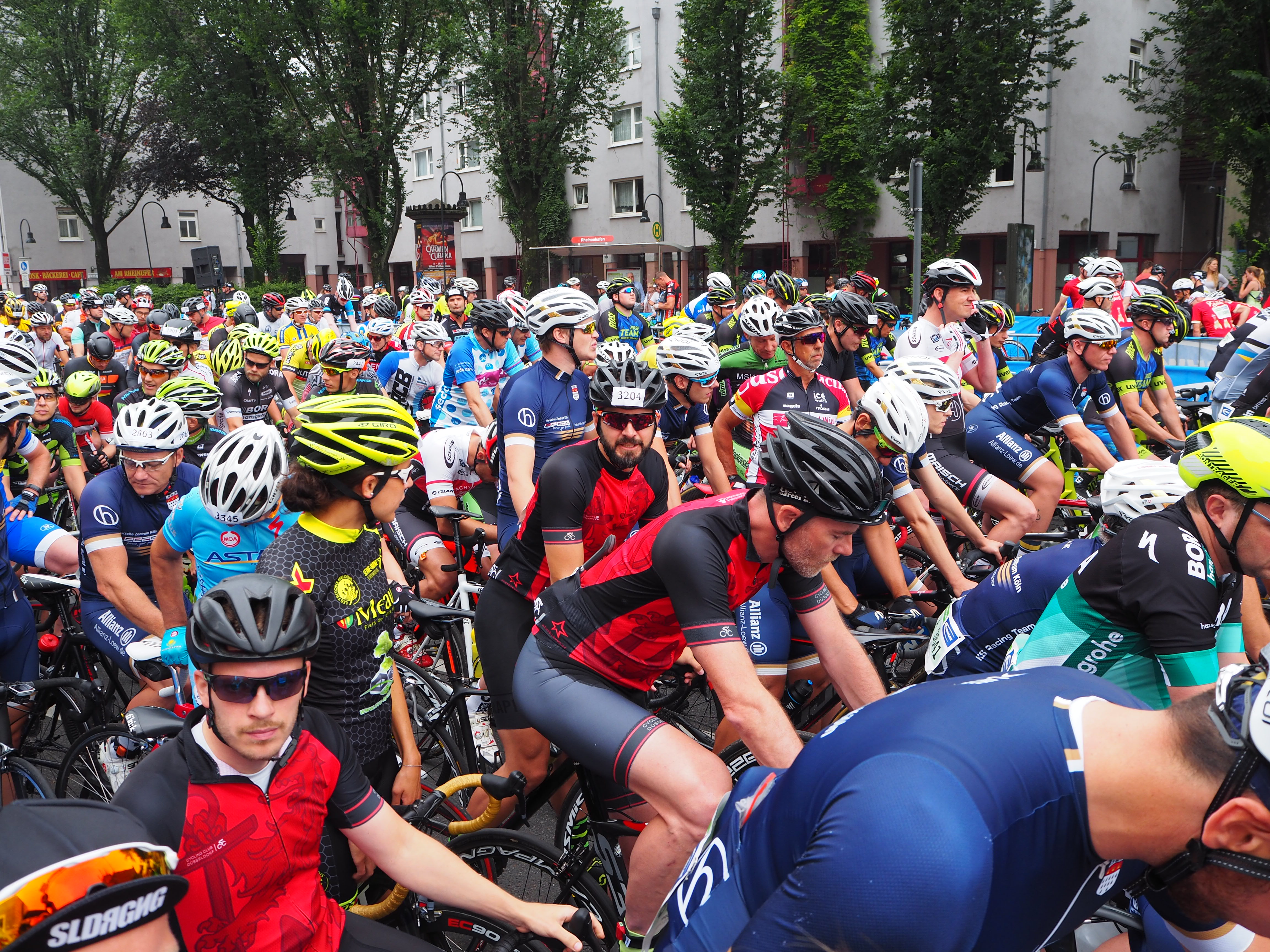 Start zum Jedermannrennen Rund um Köln